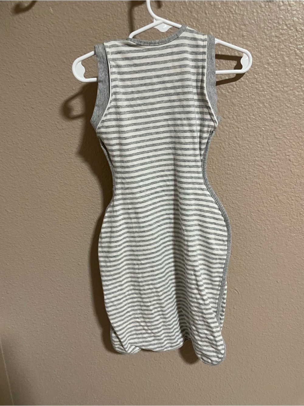 Love to dream Grey & White Striped Sleeveless Zip Swaddle One-Piece - Picture 2 of 3